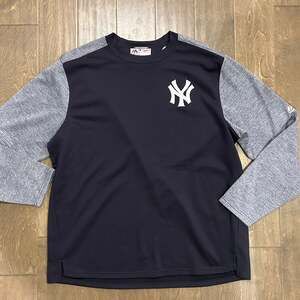 New York Yankees Majestic Therma Base Tech Fleece Pullover Sweatshirt